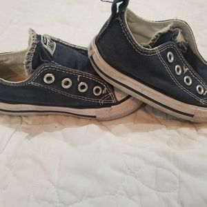 Toddler size 5 converse